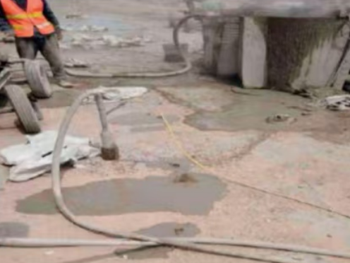 鼓楼水泥混凝土路面板底注浆技术 路面脱空注浆整治方案